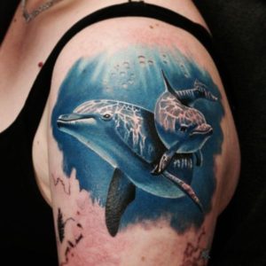 tatuajes de delfines con nombres